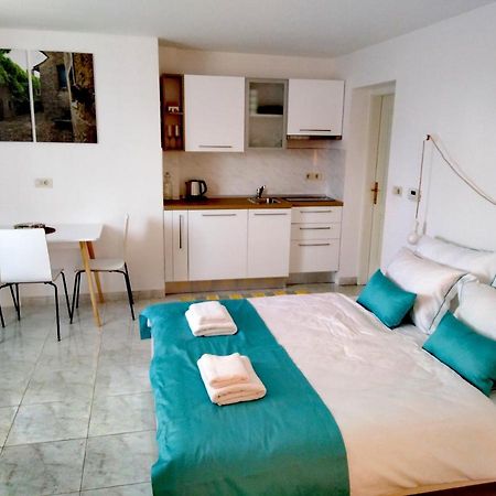 Olive Tree Apartments Umag Bagian luar foto