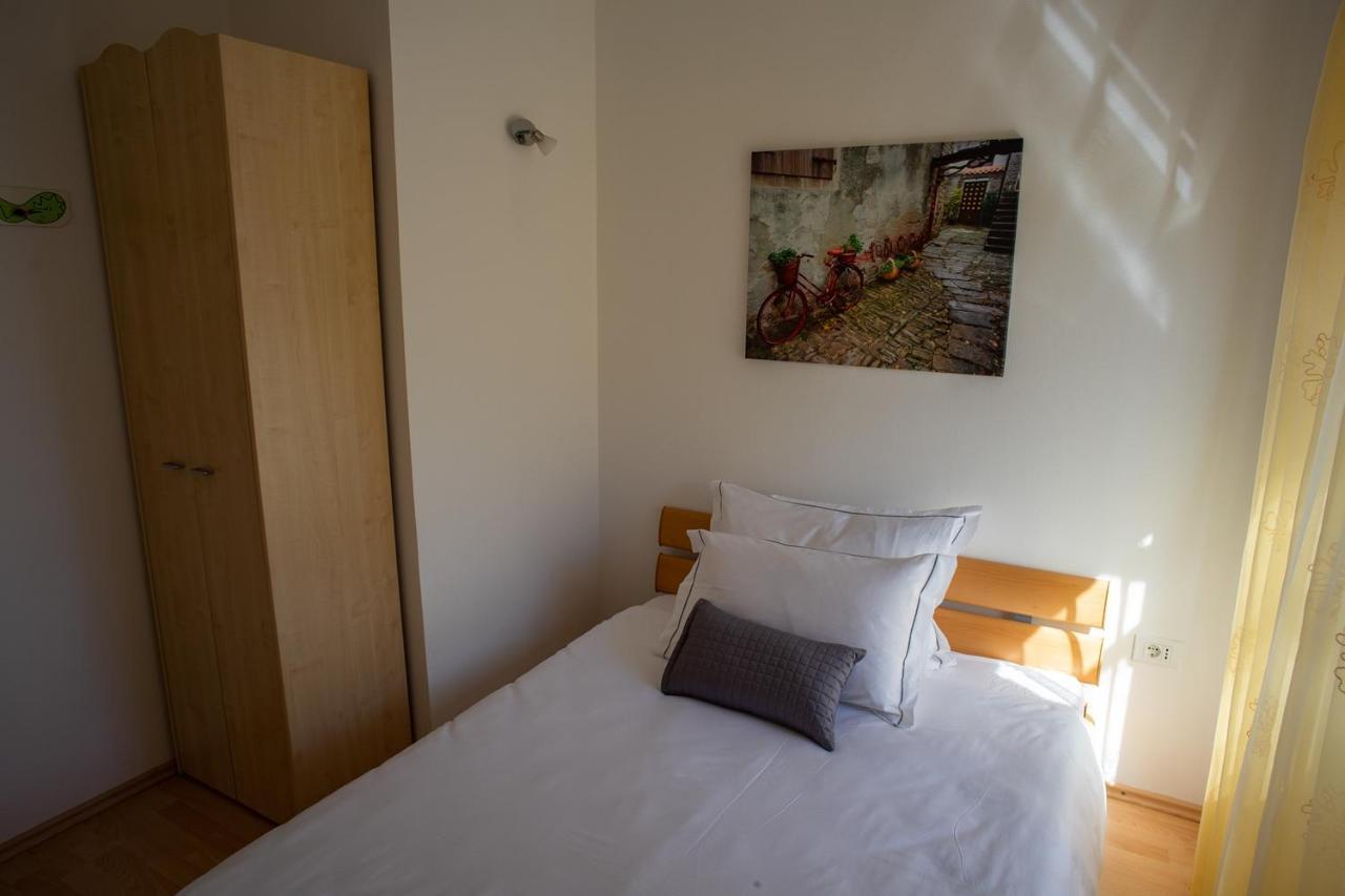 Olive Tree Apartments Umag Bagian luar foto
