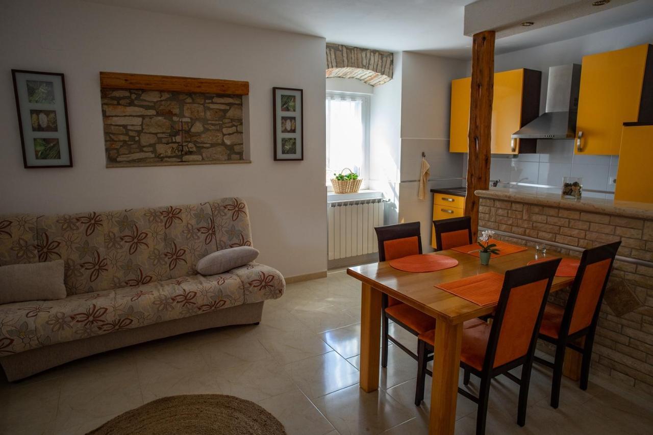 Olive Tree Apartments Umag Bagian luar foto