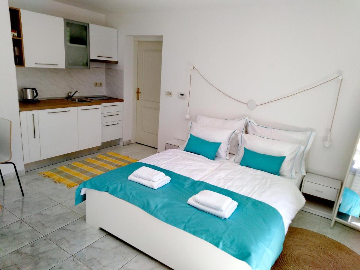 Olive Tree Apartments Umag Bagian luar foto