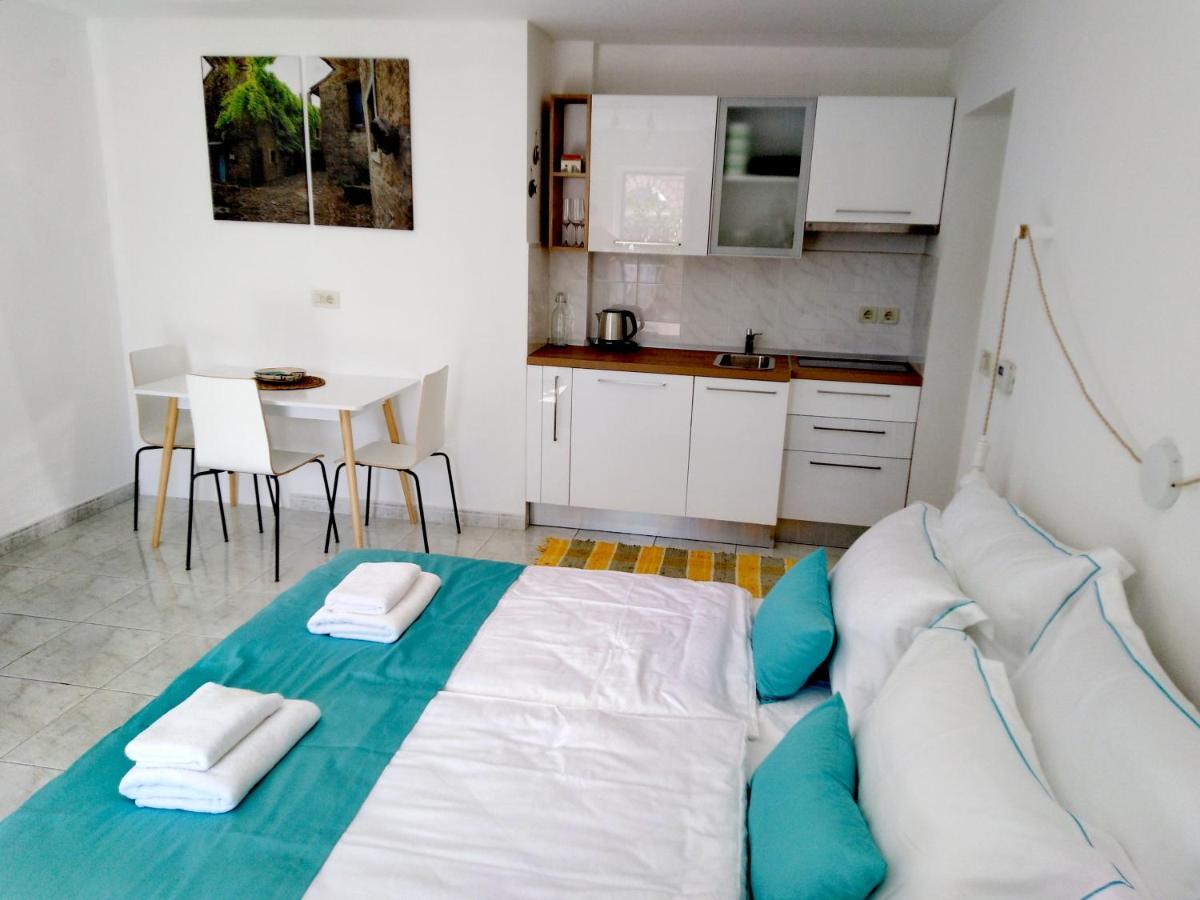Olive Tree Apartments Umag Bagian luar foto
