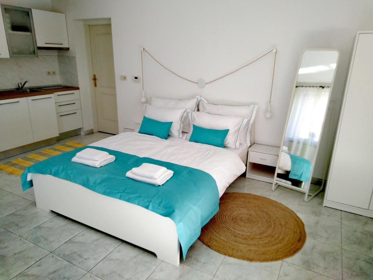 Olive Tree Apartments Umag Bagian luar foto